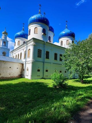 Окрестности Великого Новгорода: Юрьев монастырь и музей «Витославлицы»