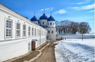 Окрестности Великого Новгорода: Юрьев монастырь и музей «Витославлицы»