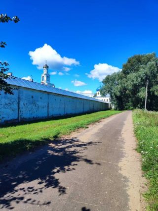 Окрестности Великого Новгорода: Юрьев монастырь и музей «Витославлицы»
