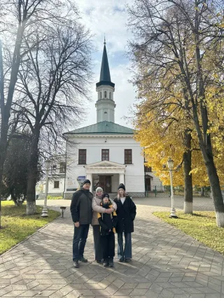 Три часа гостеприимства: обзорная с дегустациями в мини-группе (на минивэне)