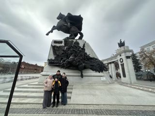 Три часа гостеприимства: обзорная с дегустациями в мини-группе (на минивэне)