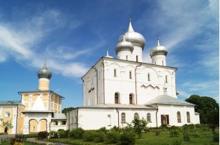 Три монастыря Великого Новгорода (на вашем автомобиле)