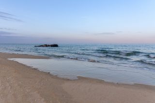 Хучнинский водопад и экраноплан «Лунь»