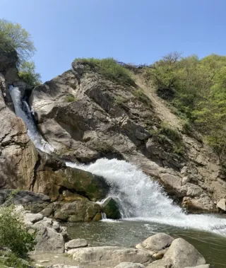 Хучнинский водопад и экраноплан «Лунь»