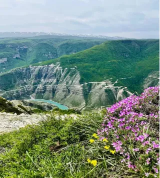 Из Каспийска — в Сулакский каньон и бархан Сарыкум