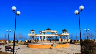 Дербент и экраноплан «Лунь» из Каспийска