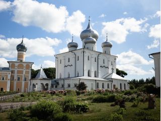 Старинные монастыри под Великим Новгородом (на вашем авто)