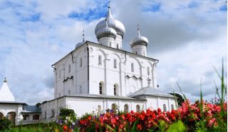 Старинные монастыри под Великим Новгородом (на вашем авто)
