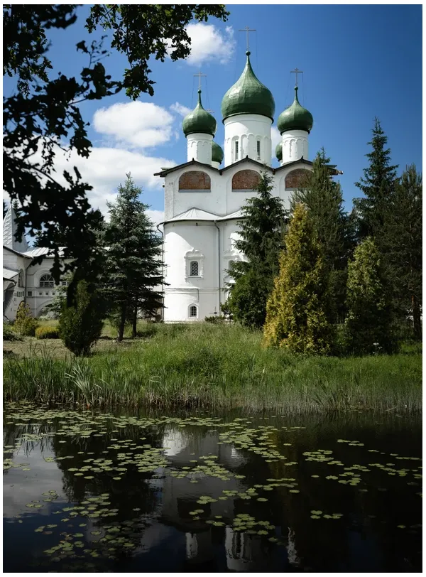 Старинные монастыри под Великим Новгородом (на вашем авто)